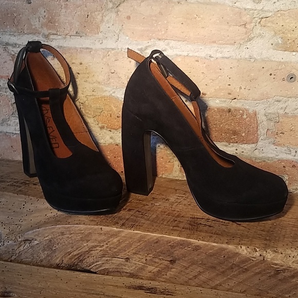 New in Box - Suede T-Strap Heels - EU Size 40 - Picture 4 of 4